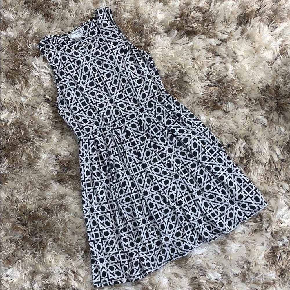 Black/White Patterned Dress - Size S (EUC)